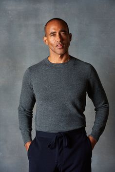 Color: Charcoal Gray Cashmere Crew Neck Sweater, Everyday Cashmere Sweater With Ribbed Cuffs, Everyday Solid Cashmere Sweater, Everyday Cashmere Sweater, Everyday Cashmere Crew Neck Sweater, Business Casual Crew Neck Sweater With Ribbed Cuffs, Ice Blue Color, Mens Cashmere, Brooklyn New York