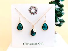 Christmas Gift Jewelry With Birthstone, Personalized Wedding Jewelry For Christmas, Green Jewelry For Mother's Day Wedding, Green Jewelry For Wedding And Mother's Day, Green Wedding Jewelry For Mother's Day, Green Jewelry For Birthday And Mother's Day, Personalised Gifts Handmade, Personalized Gift Wrap, Birthday Jewelry Gift