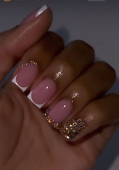 New Year’s Eve Nails Design Short, Nye Nails Short Black, Short Nails For Braiders, Valentine's Day Outfit Black Women, Pink And Gold Short Nails, Gel Nails Fall 2023, New Years Short Nails Design, Short Fall Acrylic Nails Designs, Short Natural Acrylic Nails Square