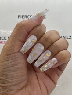 Beautiful Milky White Marble Nails for Summer, Wedding or Bridal Shower  (Coffin Shape, Medium Length pictured) Subject to vary based on shape, length and nail size. Custom Press On Nails come in PreSet sizes: XS-L; Can Select preset size or add custom size to personalization. Offering 20 piece sets if you do not know your nail size. You can measure your nails by using a measuring tape, using the Millimeter (MM) side of the tape. (the tiniest lines on the tape). Measure sidewall to sidewall of y White Marble Nails With Gold Flakes, White And Gold Marble Nails, Mail Inspo, Nails Bridal, Fake Nails White, Nail Goals, Nails Summer Nails, Golden Nails