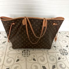 Louis Vuitton Gm Neverfull Great Condition! Some Scuffs (Shown) But Hardly Noticeable When Wearing The Bag. It Was Gently Used And Came From A Smoke Free Home. Louis Vuitton Gm Neverfull, Louis Vuitton Gm, Lv Bumbag, Lv Multi Pochette, Lv Neonoe, Louis Vuitton Monogram Neverfull, Lv Neverfull Mm, Beige Tote Bag, Bucket Tote Bag