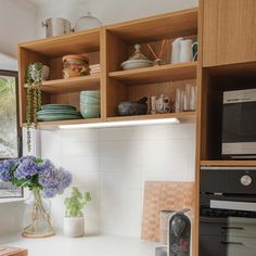 the kitchen counter is clean and ready for us to use in the day or night