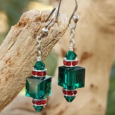 Sparkling green and red Swarovski crystal Christmas handmade earrings. Christmas Earrings Handmade, Swarovski Ornaments, Christmas Jewelry Diy, Swarovski Christmas, Crystal Christmas, Homemade Jewelry, Holiday Earring, Swarovski Crystal Earrings, Holiday Jewelry