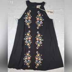 Savanna Jane Tunic Dress Floral Embroidered Sz M Black Halter Neck Lined. Keyhole Back Jane Dress, Black Halter, Fit N Flare Dress, Dress Floral, Yellow Black, Tunic Dress, Fit & Flare, Black N Yellow, Halter Neck