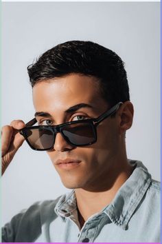 Shop a large assortment of luxury Tom Ford sunglasses and eyeglasses for men at Designer Eyes. Tom Ford Glasses For Men, Sunglasses Photoshoot, Sunglass Photoshoot, Men Shades, Baby Glasses, Eyewear Photography, Sushi Logo, Brown Luxury, Men's Glasses