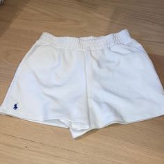 Ralph Lauren Kids White Knit Cotton Shorts Size Xl/16 Elastic Waist Blue Polo Horse Logo On Leg 66% Cotton 34% Polyester New Without Tags! Never Worn Preppy Short Bottoms With Elastic Waistband, Casual Ralph Lauren Short-length Bottoms, Preppy Stretch Cotton Bottoms, White Preppy Cotton Shorts, Ralph Lauren White Casual Bottoms, Casual White Ralph Lauren Bottoms, Polo Horse, Horse Logo, Ralph Lauren Kids