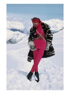 size: 12x9in Premium Photographic Print: Vogue - November 1968 - Marisa Berenson on a Glacier by Arnaud de Rosnay : Vacation Outfit Inspiration, Marisa Berenson, Decades Of Fashion, Ski Vacation, Snow Fashion, Winter Chic, Skiing Outfit