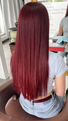 Pelo Rojo Aesthetic, Red Hair Color Aesthetic, Dark Red Hair Color Aesthetic, Red Hair On Dark Hair, Dark Red Color Hair, Long Red Hair Aesthetic, Dark Red Dyed Hair, Dark Red Long Hair, Baddie Hair Color Ideas