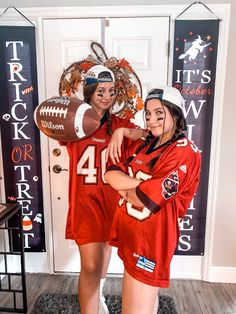 Football Halloween Costume, Halloween Costumes For College, Group Costume Ideas, Teenage Halloween Costumes, College Halloween Costumes, Make Carnaval, Friend Costumes