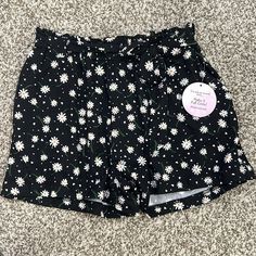 Brand New With Tag. Black Floral Shorts, Pockets! Lululemon Speed Up Shorts, Lululemon Hotty Hot Shorts, Hotty Hot Shorts, H&m Shorts, Boyfriend Shorts, Levi’s 501, Lucky Brand Jeans, Loose Shorts, Distressed Shorts