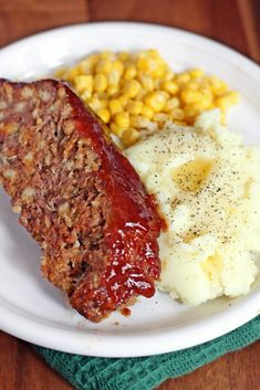 meatloaf, mashed potatoes and corn on a plate