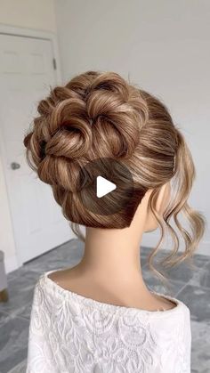 Hairstyles In Bun For Wedding, Updo Hairstyles Bride, Ladies Day Hairstyles, How To Do A Fancy Bun, Up Dos For Medium Hair Wedding, Hairstyles For Fancy Events, Hair Up Do Tutorial, Up Dos For Long Hair, Updo Hairstyles Long Hair