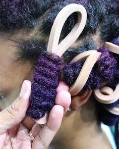 How To Get Big Curls With Your Locs | CurlyNuGrowth Flower Undercut, Loc Wraps, Loose Locs, Thick Locs Styles, Dread Color Ideas Locs, Locs Styling, Coiffed Hair