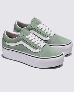 Women Platform Vans, Casual Platform Skate Shoes By Vans, Casual Platform Vans Skate Shoes, Green Vans Shoes, Vans Shoes Green, Platform Aesthetic, Vans Shoes Old Skool, Vans Platform Sneakers, Platforms Aesthetic