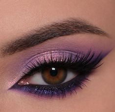 Descendants Makeup Ideas, Simple Purple Makeup Looks, Fruity Makeup, Violet Eye Makeup, Silver Eye Makeup, A Daily Routine