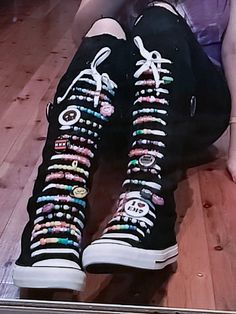 Knee Converse, Decorated Converse, Emo Kandi, Mall With Friends, Scene Shoes, Converse Ideas, Scene Kandi, Knee High Converse, High Converse