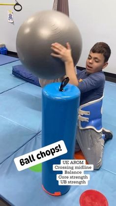 More Than A Gym on Instagram: "Ball chops with bolster for visual cue to facilitate full range of motion! Activity addresses: UE AROM and strength Crossing midline Balance Core strength #morethanagym #sensorygym #pediatricpt #pediatricot #pediatricoccupationaltherapy #pediatricoccupationaltherapist #pediatricphysicaltherapy #upperbodyworkout #upperbody #coreworkout #corestrength #ballchops" Preschool Core Strength Activities, Core Activities Occupational Therapy, Pediatric Balance Activities, Midline Crossing Activities, Physical Therapy Assistant