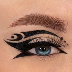 Goth Eye Makeup, Vampire Bride, Punk Makeup, Graphic Eyeliner, Interesting Images