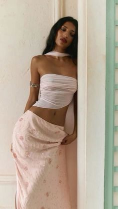 Mode Hippie, Floral Midi Skirt, Mode Inspo, Maxi Skirts, Instagram Foto, Looks Vintage, Fashion Killa, Classy Outfits, Pretty Dresses