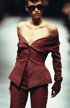 Romeo Gigli, 90s Runway Fashion, Runway Fashion Couture, Moda Vintage, Look Casual, Lanvin