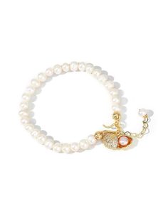 Bracelet with hand-cast gold oyster shells and genuine freshwater pearls. 14K Gold-Plated Brass Freshwater Pearl Product Length: 18.7cm Extension Length: 3.2cm Pearl Bracelets, Simple Pearl, Loose Pearls, Oyster Shells, Shell Bracelet, Pearl Hoop Earrings, Pearl Shell, Pearl Stud Earrings, Pearl Size