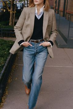 Mode Style Anglais, Thrifting Vintage, Mode Casual, Nili Lotan, Fall Outfits For Work, Fall 2022, Blazer Outfits, 가을 패션