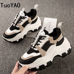 Gym Sneakers Women, Casual Shoes Women Sneakers, Trendy Shoes Sneakers, Dr Shoes, Pretty Shoes Sneakers, Cute Nike Shoes, Hype Shoes, Girly Shoes