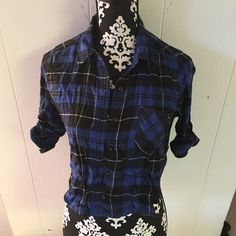 Never Worn (No Tags) Black Flannel Shirt For Work, Casual Cotton Shirt For Night Out, Trendy Black Flannel Top, Trendy Black Cotton Flannel Shirt, Sheer Lace Shirt, Cropped Flannel, Orange Bodysuit, Lace Long Sleeve Shirt, Turtle Neck Crop Top