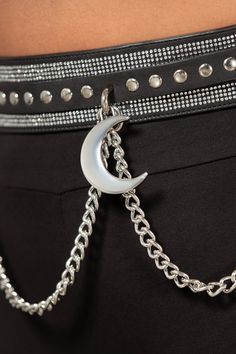 LUNA'S LEVITATION.- Faux leather belt.- Detachable chains.- Diamante and metal stud detailing.- Buckle closure.- Moon pendant details.- Closure measurements: XS-M 61cm-77cm. L-XXL 70cm-80cm. 3XL-4XL 81cm-94cm.With KILLSTAR branding, 100% PU. Imported. Moon Belt, Wearable Accessories, Smallest Waist, Studded Belt, Faux Leather Belts, Moon Charm, Moon Pendant, Artificial Leather, Small Waist