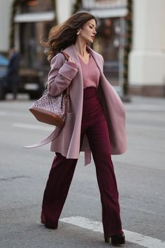 Trendy Fall Outfits, Pink Coat, Mode Inspo, Style Mistakes, Professional Outfits, Fall Fashion Trends, Classy Women