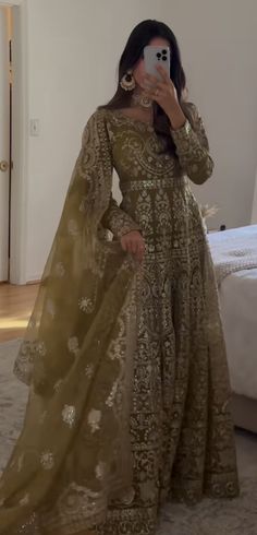 Desi Dress, Pani Puri, Traditional Indian Dress, Beautiful Pakistani Dresses, Indian Dresses Traditional, Desi Clothes