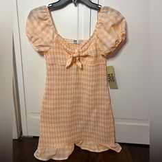 Madden Nyc Peachy Gingham Mini Dress Nwt Size Small (3-5) Spring Preppy Short Sleeve Plaid Dress, Preppy Short Sleeve Plaid Dress For Spring, Cute Short Sleeve Plaid Summer Dress, Gingham Plaid Mini Dress For Brunch, Cute Fitted Summer Plaid Dress, Casual Plaid Dress With Puff Sleeves For Spring, Spring Preppy Gingham Plaid Dress, Summer Plaid Puff Sleeve Dress For Picnic, Summer Gingham Plaid Dress With Puff Sleeves