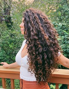 Long Hair Bridal Styles, Take Care Of Curly Hair, Long Hair Bridal, Long Layered Curly Hair, Curl Routine, Long Natural Curly Hair, Long Curly Haircuts, Long Bridal Hair, Dark Curly Hair