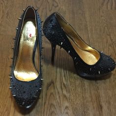 Smoke Free/Pet Free House Brand New 5” Heels W Spikes Black Sequins Dream Style, Shoes Brand, Black Sequins, Shoe Brands, New Black, Fashion Outfits, Women Shoes, Brand New, Pet