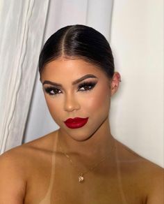 Make Up For White Outfit Classy, Red Lipstick Black Eyeliner, Make Up Ideas Red Lip, Red Lipstick Glam Makeup, Prom Makeup For Black Dress Red Lips, Black Friday Makeup Look, Make Up With Red Lipstick Brown Eyes, Birthday Makeup Red Lips, Smokey Eyes And Red Lips