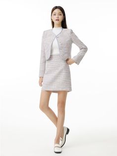 Composition : Outer Fabric: 97% polyester, 3% metal fiber Lining: 97% polyester, 3% polyurethaneColor : LIGHT PINK_4(44),LIGHT PINK_5(55),LIGHT PINK_6(66)Country of Origin : China Pink Tweed Skirt For Spring, Spring Pink Tweed Skirt, Chic Pink Tweed Skirt, Pink Tweed Set, Tweed Set, Pink Tweed, Kawaii Fashion Outfits, Tweed Skirt, Korea Fashion