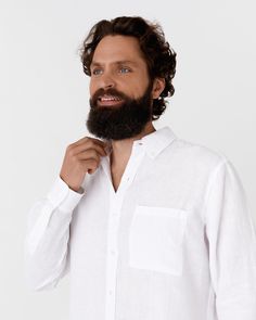 This classic men's shirt PERUGIA in white is a warm-weather essential, offering a modern fit and exceptional softness thanks to a special wash process. It features long sleeves with buttoned cuffs and a pleated back yoke for a comfortable fit. A single patch pocket on the chest adds functionality, while white river shell buttons secure the front and collar. • Regular fit • Buttoned • Shirt style collar • Long sleeves White Linen Shirt With Button Cuffs, Buttoned Shirt, White River, Linen Shirt Men, Mens Linen, Shell Buttons, Classic Man, Classic White, Modern Fit