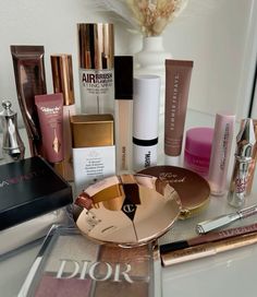 Luxury Makeup Aesthetic, Makeup Names, Clean Girl Makeup, Makeup Dior, Makeup Collection Goals, Blush Shades, Lipstick Blush, Makeup Bag Essentials