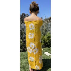 Our Hawaiian Hibiscus Flower sarong in yellow and white. The sarong is large enough to use as dress, skirt or anything you can create. Great for a beach Cover-Ups. The fabric is lite and has ultra soft feel to them. Can also be used as a Lava-Lava for the men. 100% Cotton Ultra Soft Color: Yellow Hibiscus Flowers Approximate Size: 58 inches by 44 inches Cover-Ups | Dress | Skirt | Top Handmade and printed White Floral Print Sarong For Beach Season, White Floral Print Beachwear Sarong, Yellow Sarong For Beach Season, Yellow Sarong For Beach Vacation, Yellow Sarong For Vacation Beachwear, Yellow Sarong For Vacation Beach Season, Yellow Beachwear Sarong For Vacation, Yellow Beachwear Sarong For Beach Season, Yellow Summer Sarong For Beach