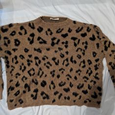 Serious The Softest Sweater Ever! T's Cozy Weather!! Very Nice Brand New Extra Large Cheetah / Leopard Print Sweater Very Soft And Comfy Sz Xl Leopard Print Crew Neck Top For Winter, Trendy Leopard Print Crew Neck Sweater, Cozy Weather, Leopard Print Sweater, Love Black, Print Sweater, Sweater Brands, Softest Sweater, Printed Sweater