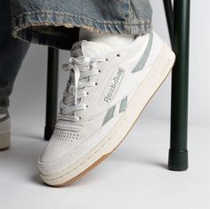 Reebok Club C Revenge Outfit, Reebok Club C Revenge Vintage, Reebok Outfit, Reebok Club C Revenge, Hype Streetwear, Club C Revenge, Shoes Reebok, Mode Shoes, Basket Vintage