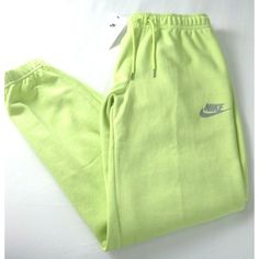 Nike Sportswear Men's Tapered Leg Fleece Lined Jogger Pants Limelight Green Nwt. Nike Sportswear Men's Tapered Leg Fleece Lined Jogger/Sweatpants. Brand New With All Original Tags. "Limelight" Green In Color With 2 Front Pockets . Modern In Design These Pants Are Standard Fitting With Tapered Leg Design And Regular Length. Nike Logo On The Front. Super Versatile, Lightweight And Comfortable, These Pants Are Soft Cotton And Polyester In Material. As Always We Guarantee Authenticity. Nike Style # Tile Drawing, Middle School Outfit, Nike Sportswear Mens, Cute Sweatpants, Nike Style, Nike Swoosh Logo, Nike Green, Birthday Wishlist, Active Wear Pants