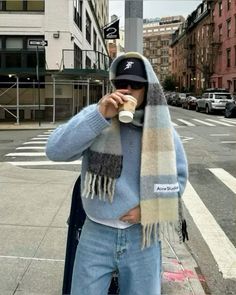 Men’s Knitwear Outfit, Knitwear Street Style, Hat Outfit Men, Nice Clothing, Korea Trip, Boys Style, Fall Outfits Men