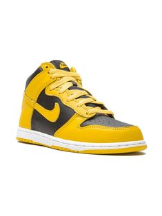 yellow leather/rubber signature Swoosh logo detail contrasting panel detail round toe front lace-up fastening logo patch at the tongue ankle-length rubber sole These styles are supplied by a premium sneaker marketplace. Stocking only the most sought-after footwear, they source and curate some of the most hard to find sneakers from around the world. Yellow Sneakers With Rubber Sole For Streetwear, Sporty High-top Sneakers With Rubber Sole, Custom High-top Leather Sneakers With Elastic Laces, Custom Leather High-top Sneakers With Elastic Laces, Leather Basketball Shoes With Elastic Laces For Streetwear, Custom High-top Sneakers With Elastic Laces For Sports, Sports High-top Sneakers With Elastic Laces, Yellow Sneakers With Contrast Sole And Round Toe, Yellow Sports Sneakers With Contrast Sole