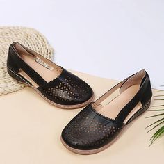 Elegant Women's Bunion Flat Shoes - Blissful Shoes Retro Plus Size, Shoes For Woman, Women's Flat Shoes, Comfortable Walking Shoes, Flower Sandals, Closed Toe Sandals, Womens Sandals Summer, 2024 Fashion, Comfortable Sandals