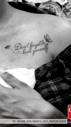 a woman's chest with the words don't forget to be yourself on it