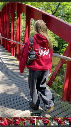 Aesthetic Hoodies Outfits, Cheap Streetwear Outfit, Streetwear Jacket Outfit, Women’s Street Wear Outfits, Winter Coat Inspiration, Stussy Outfits Woman, Baggy Jeans Inspo Outfit, How To Style Red Jeans, Winter Outfit Inspiration Street Style