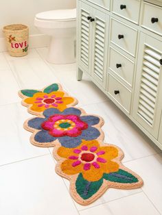 Tufted Runner Bath Mat - Folk Flower-view 1 Decor Apartment Ideas, Bathroom Finds, Flower Men, Duvet Covers Floral, Home Decor Apartment, Embroidered Duvet Cover, Cute Bath Mats, Makeup Removing, Runner Bath Mat