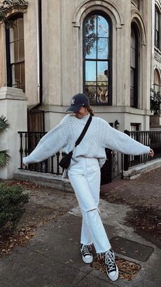 Outfits For Europe In Spring, Old Money Street Style, York Outfits, Spain Outfit, Looks Adidas, Nyc Winter Outfits, 00s Mode, Nyc Winter, New York Outfit