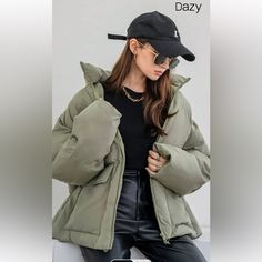 Never Worn Oversized Puffer Jacket. Light Green Jacket Outfit, Olive Puffer Jacket Outfit, Oversized Puffer Jacket Outfit, Olive Jacket Outfit, Green Puffer Jacket Outfit, Puffer Jacket Outfit Women, Japan Study, Uk Outfits, Green Jacket Outfit